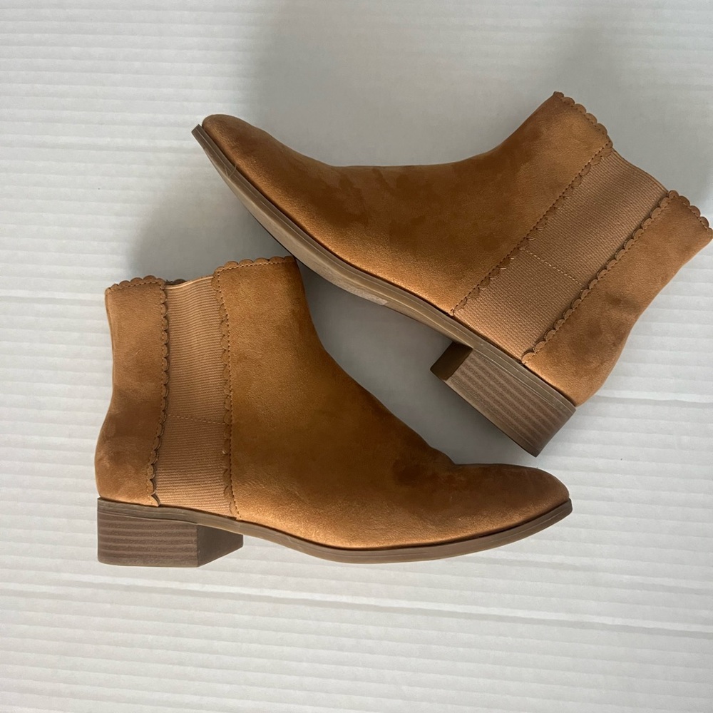 Charter Club Women’s Chestnut Chelsea Boot- Size 8/8 1/2